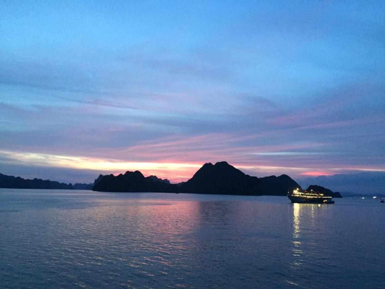 Halong Lavender Cruises Hotel Ha Long Exterior foto